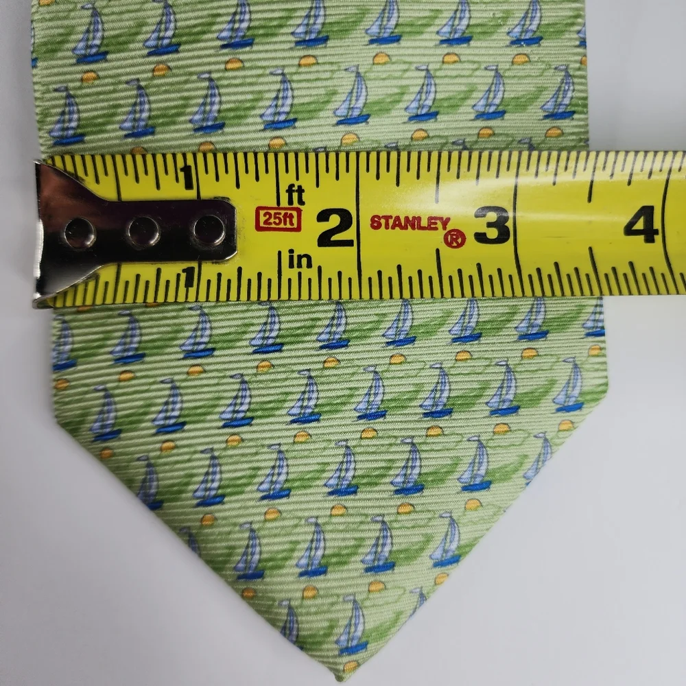 TOMMY HILFIGER Green Sail Boat Silk Tie.